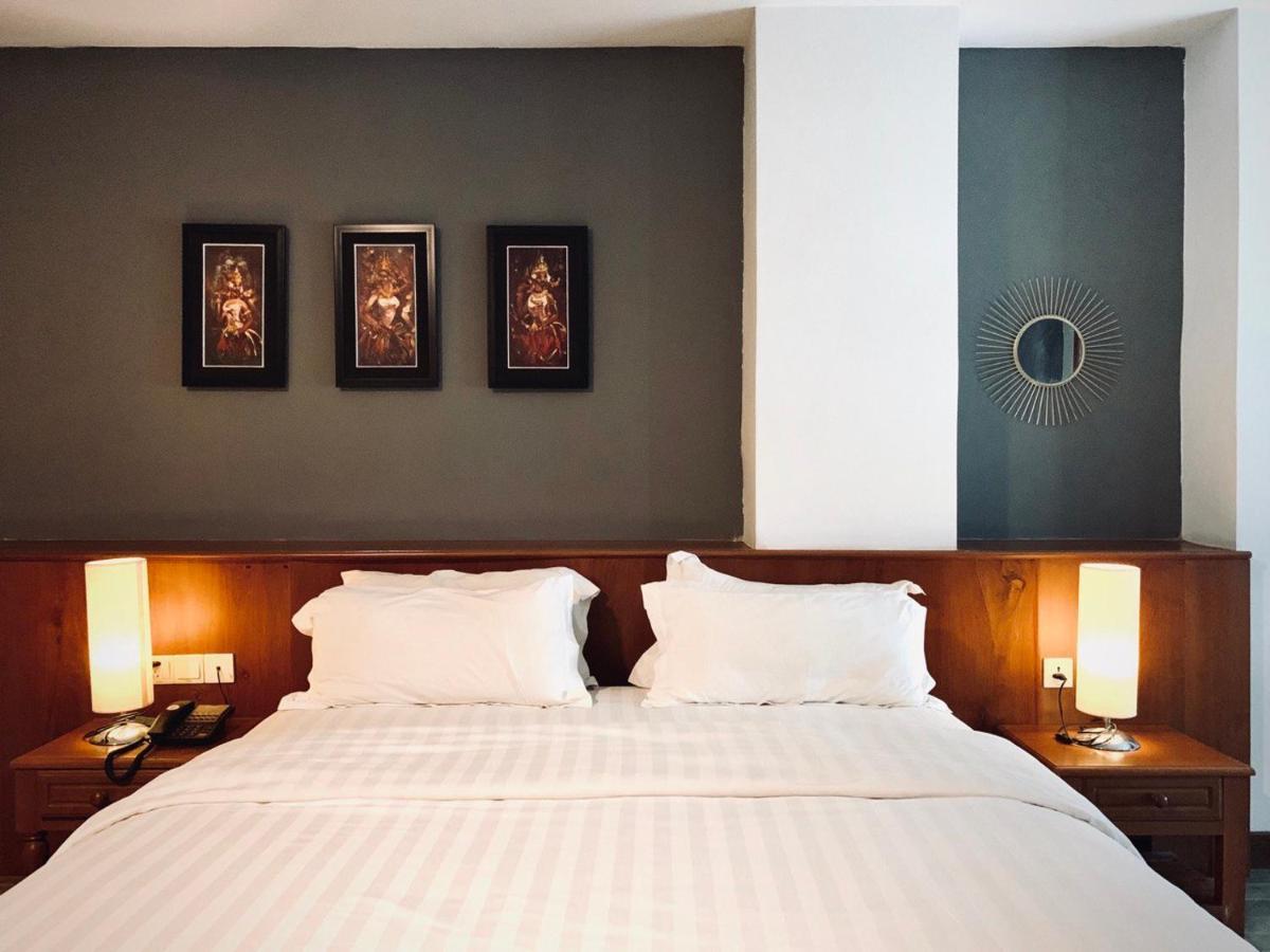 Point Boutique Hotel Phnom-Penh Buitenkant foto