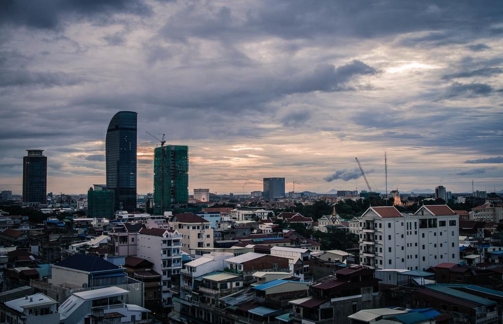 Point Boutique Hotel Phnom-Penh Buitenkant foto