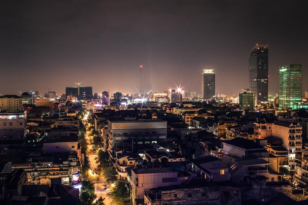 Point Boutique Hotel Phnom-Penh Buitenkant foto