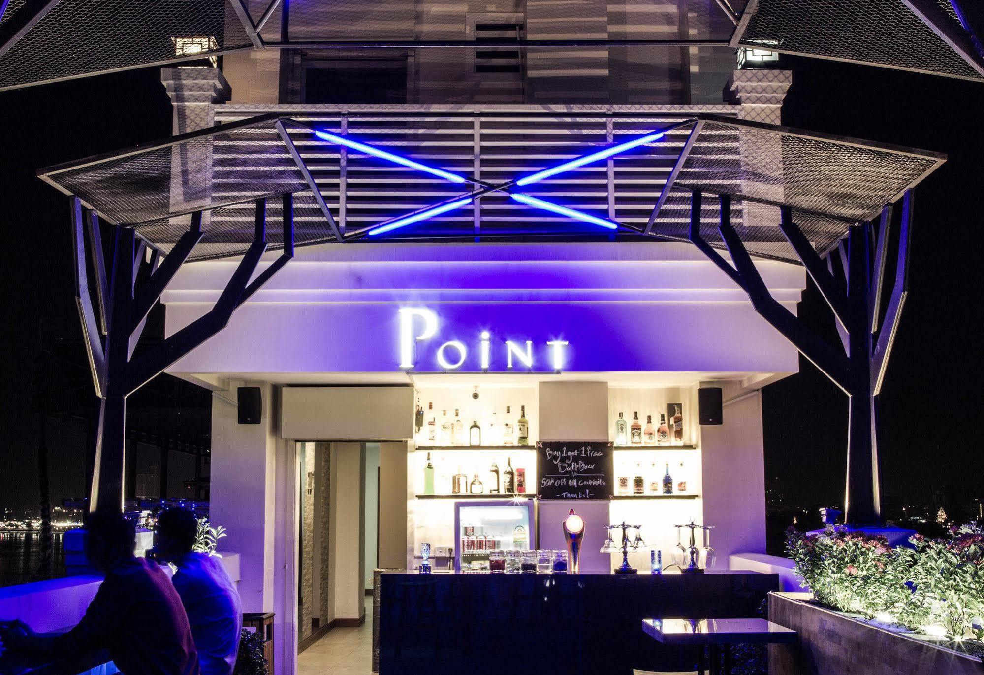 Point Boutique Hotel Phnom-Penh Buitenkant foto